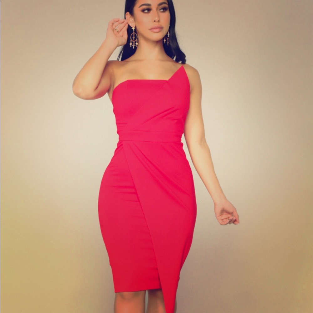 Red fashion nova dress